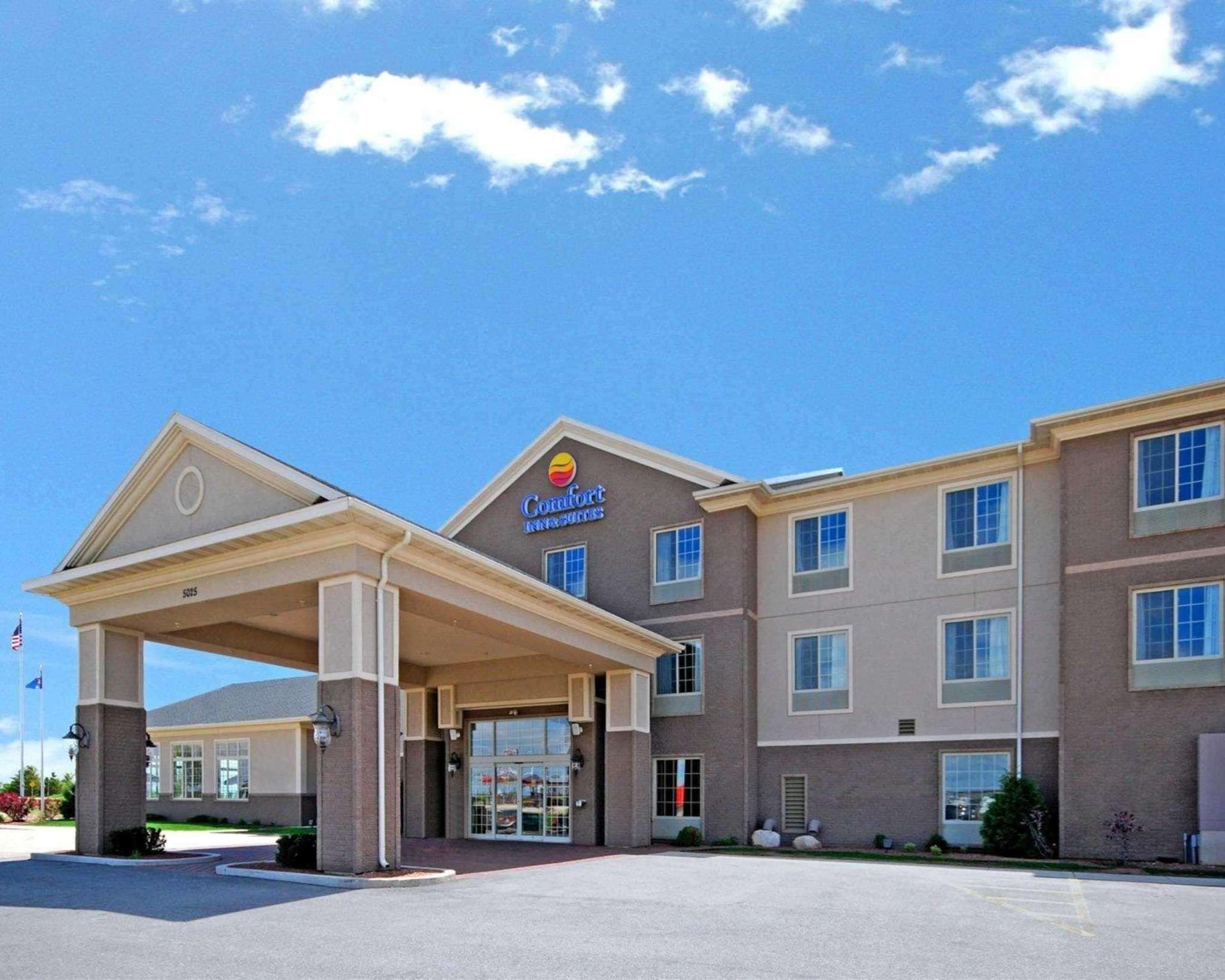 Comfort Inn & Suites Madison North Deforest Exterior foto
